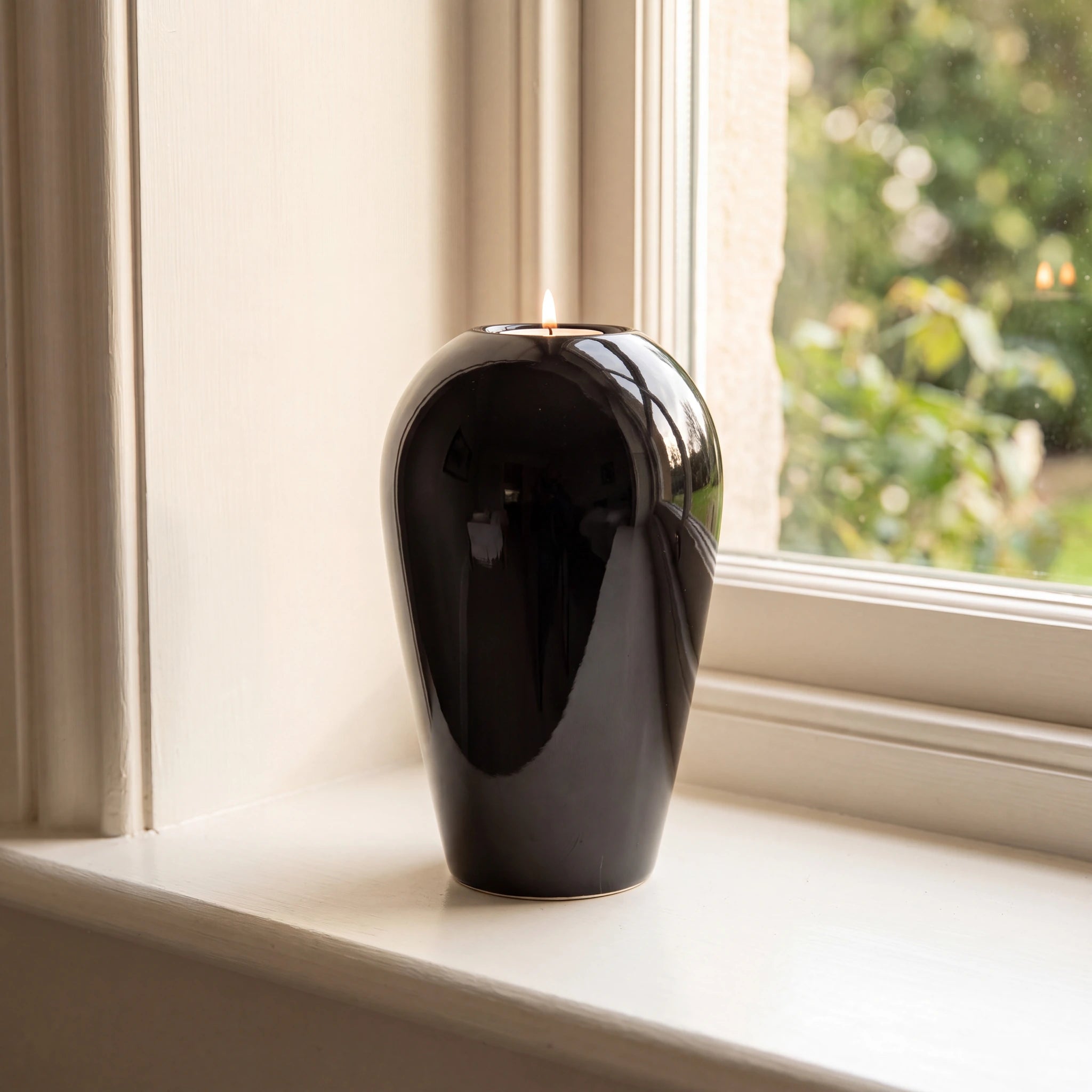 Serenity Adult Cremation Urn for Ashes in Glossy Black