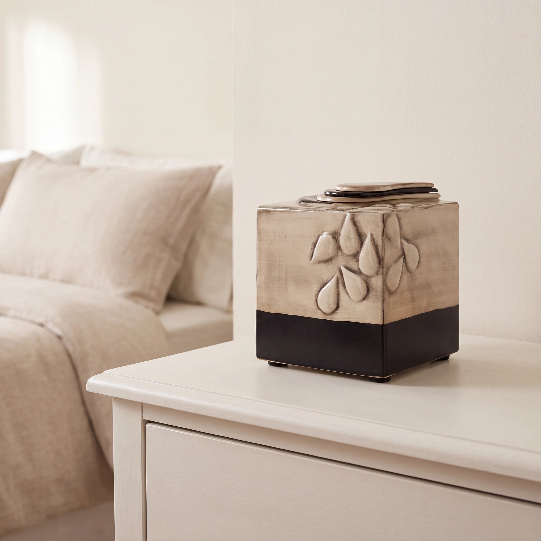 Teardrop Cube Adult Cremation Urn for Ashes