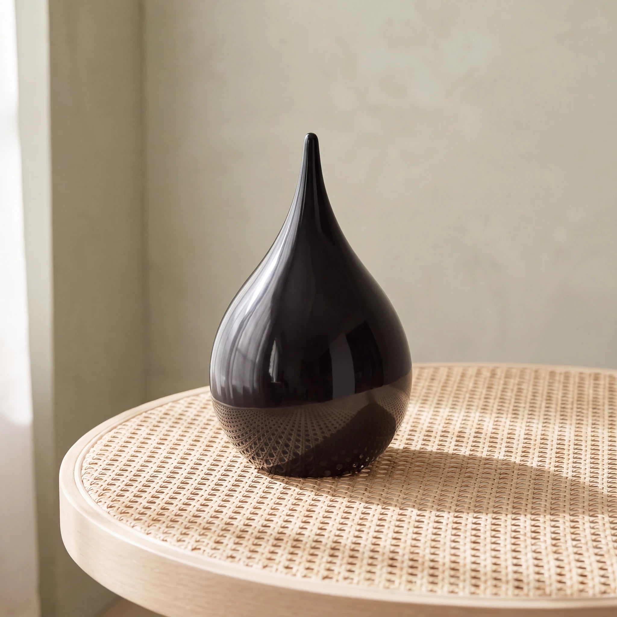 Teardrop-Keepsake-Urn-for-Ashes-Cane-Table