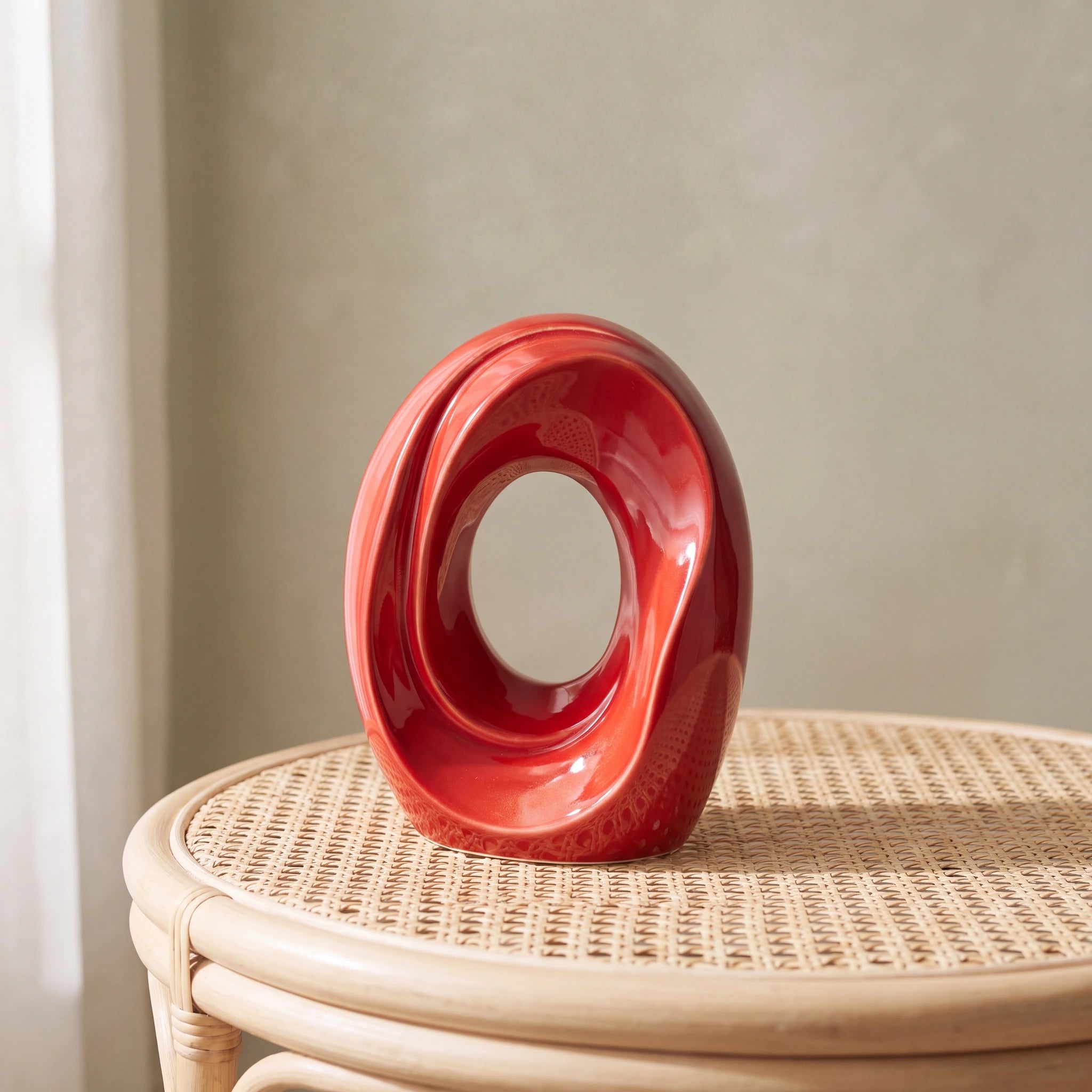 The-Passage-Medium-Urn-for-Ashes-in-Red-Cane-Table