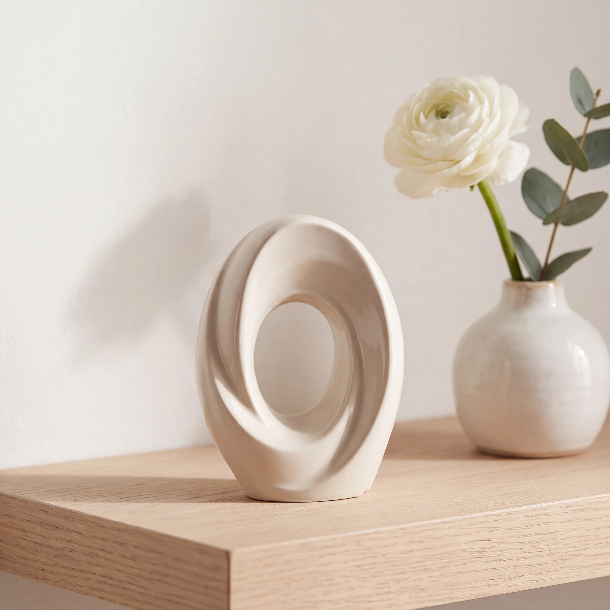 The-Passage-Mini-Urn-for-Ashes-in-Cream-keepsake_bud_vase