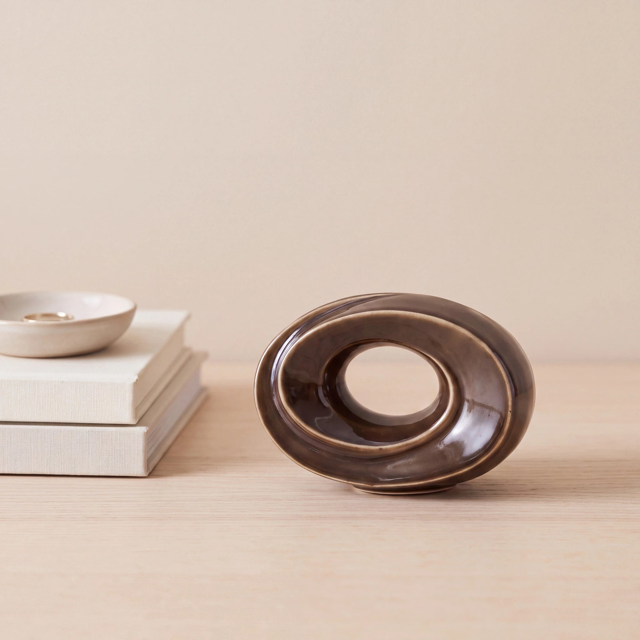 The-Passage-Small-Urn-for-Ashes-in-Brown-keepsake_books_dish-Left-Angle