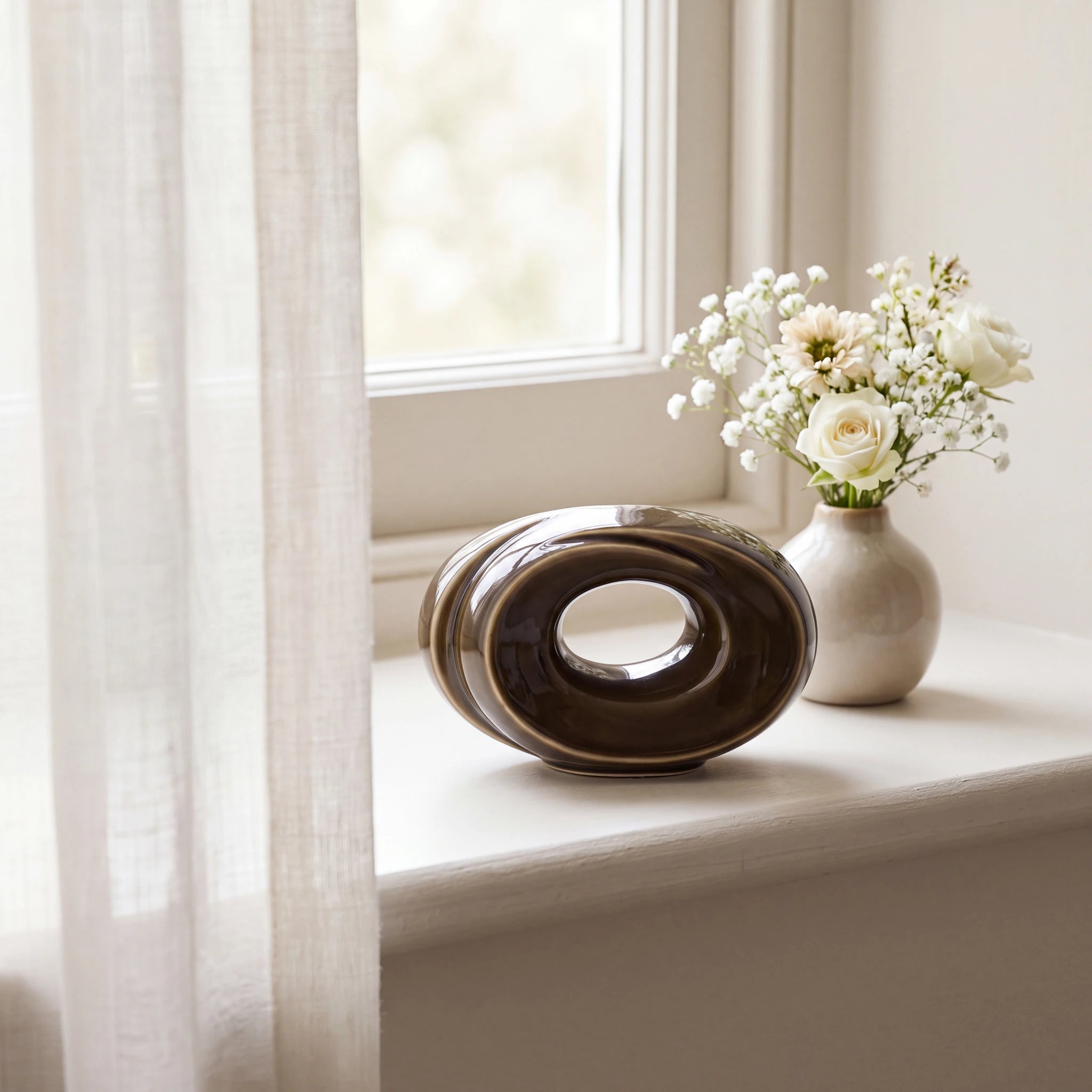 The-Passage-Small-Urn-for-Ashes-in-Brown-keepsake_windowsill_posy-Right-Angle