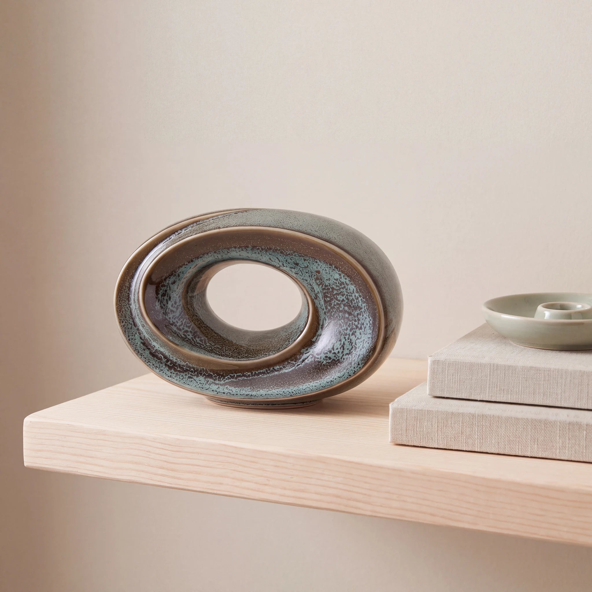 The-Passage-Small-Urn-for-Ashes-in-Oily-Green-keepsake_books_dish-Left-Angle