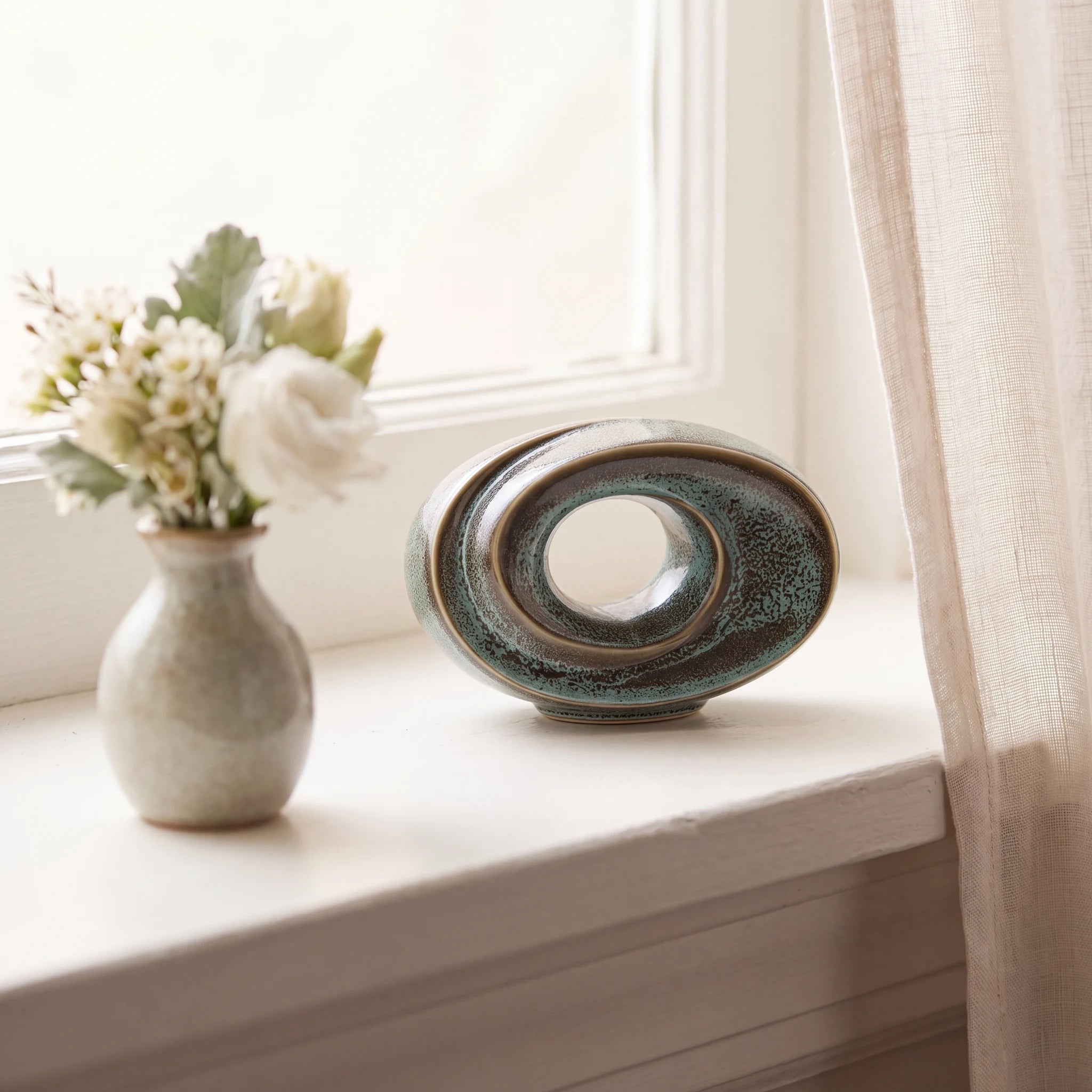 The-Passage-Small-Urn-for-Ashes-in-Oily-Green-keepsake_windowsill_posy-Right-Angle