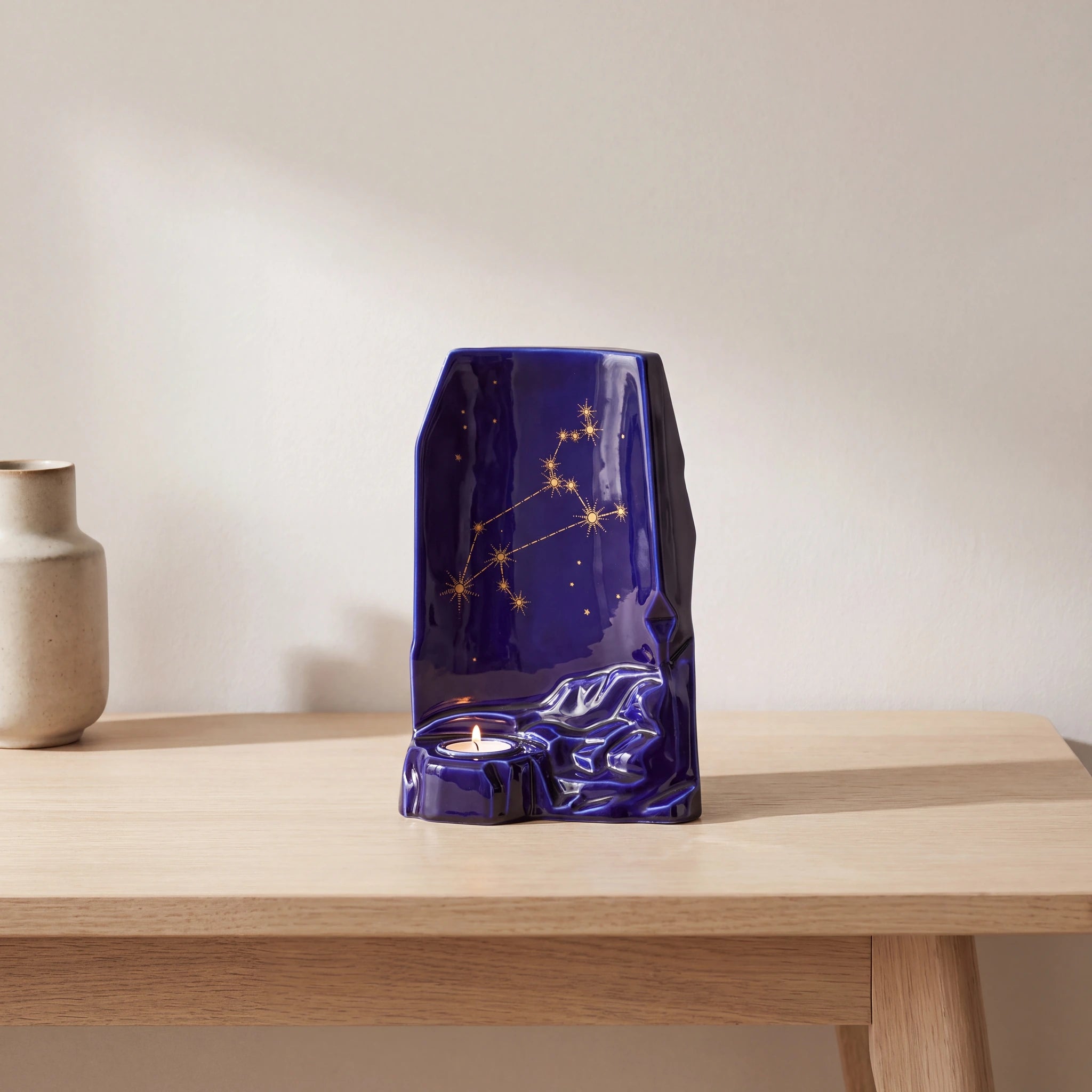 Zodiac-Leo-Adult-Cremation-Urn-for-Ashes-Oak-Console
