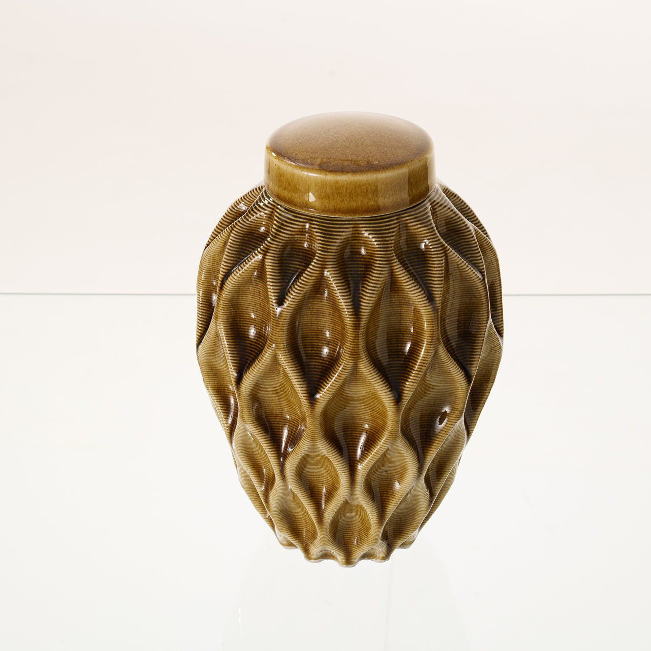 Echo Adult Cremation Urn for Ashes in Dark Sand