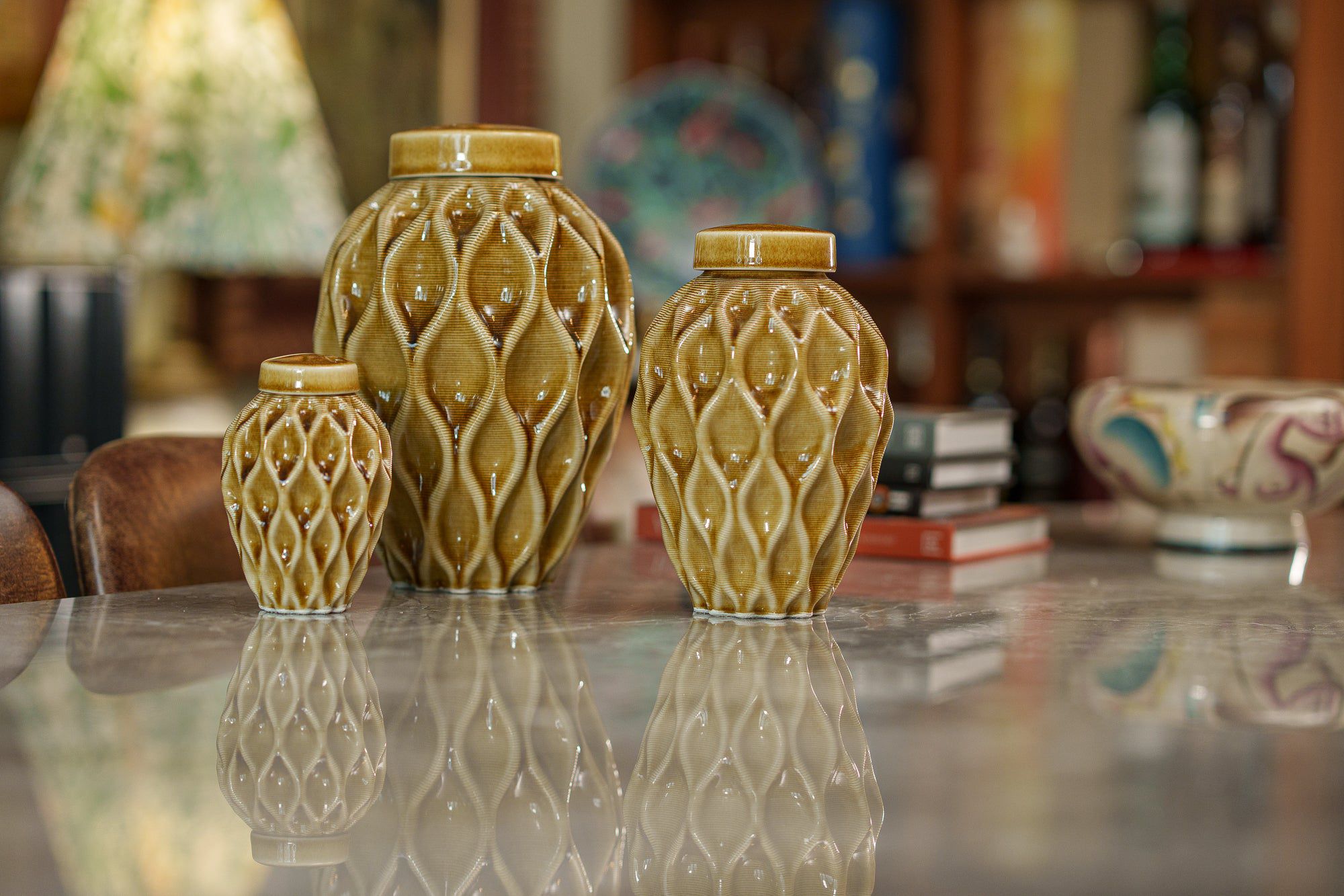 Echo Adult Cremation Urn for Ashes in Dark Sand