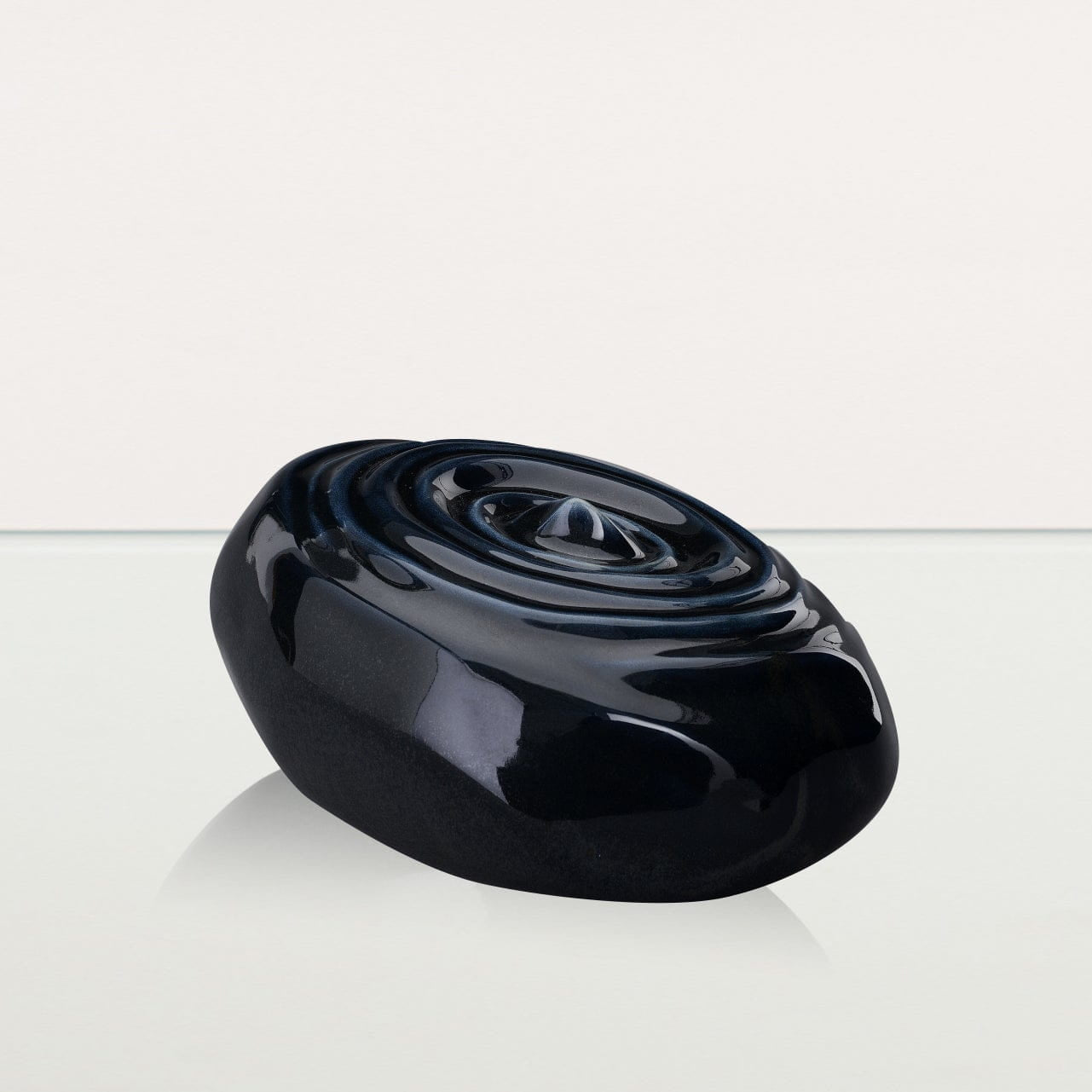 Ripples Adult Cremation Urn for Ashes in Glossy Black