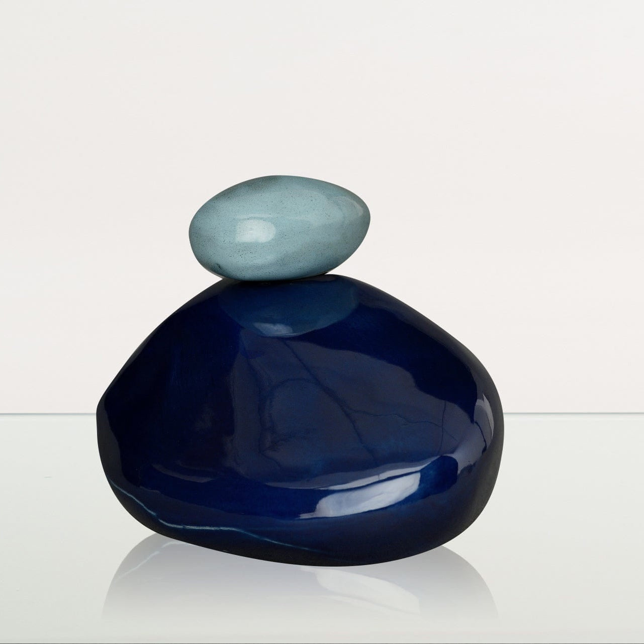 Pebbles Adult Cremation Urn for Ashes in Metallic Blue
