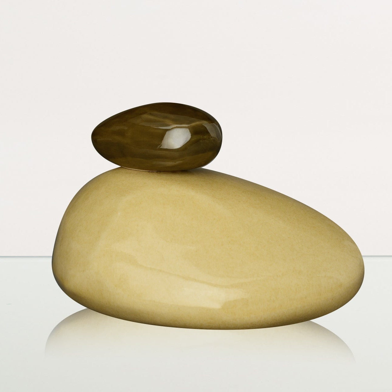 Pebbles Adult Cremation Urn for Ashes in Light Sand