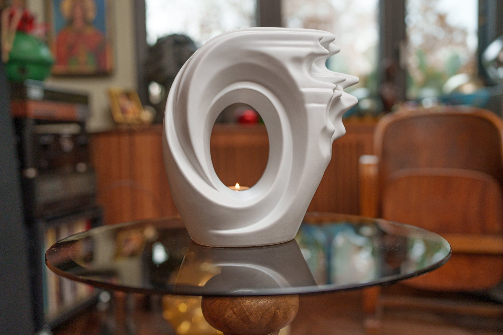 Zephyr Adult Cremation Urn for Ashes in Matte White