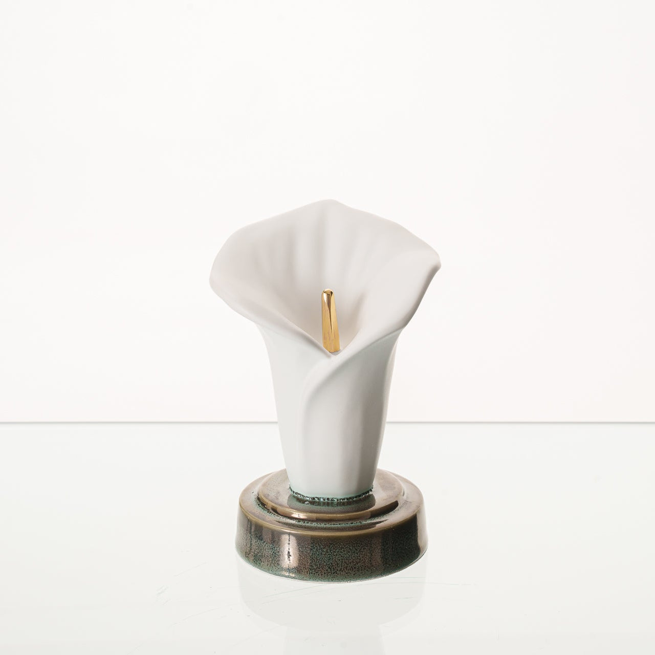 Calla Lily Keepsake Urn for Ashes in Matte White