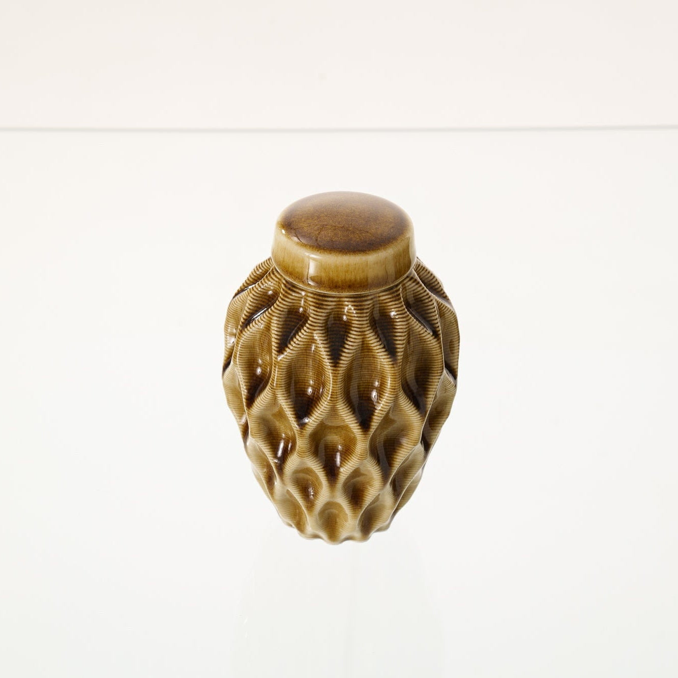 Echo Keepsake Urn for Ashes in Dark Sand