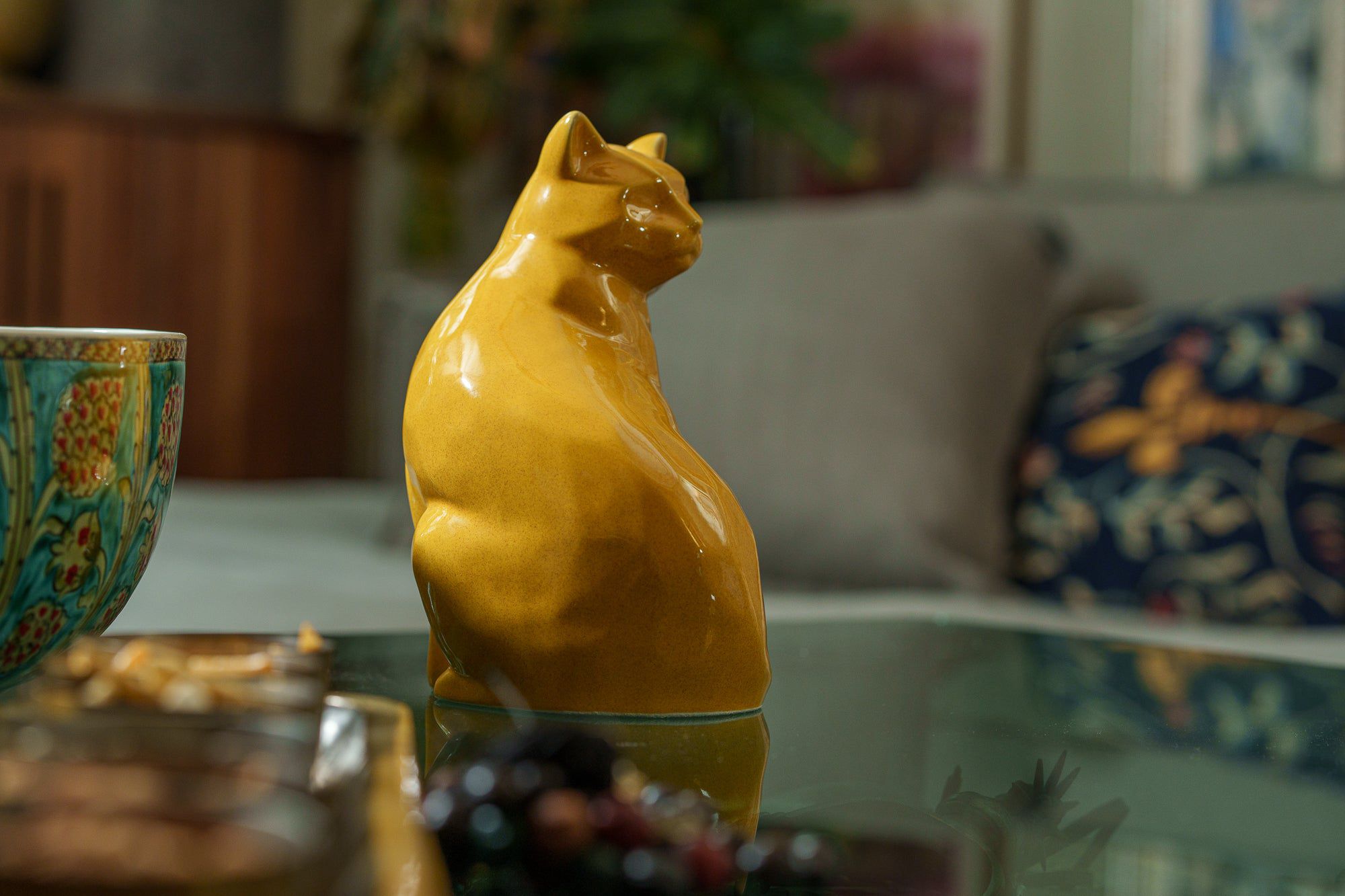 Felix Cat Urn for Ashes in Amber Yellow