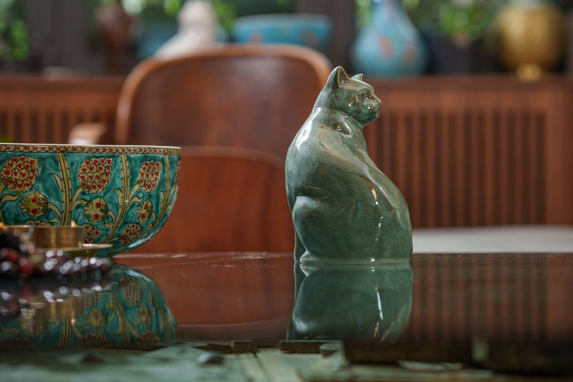 Felix Cat Urn for Ashes in Oily Green