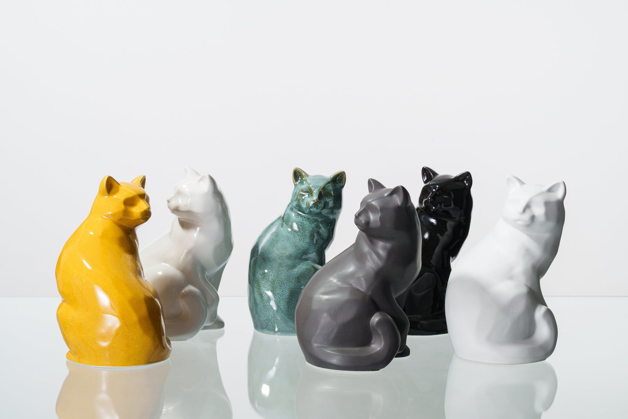Felix Cat Urn for Ashes in Matte White