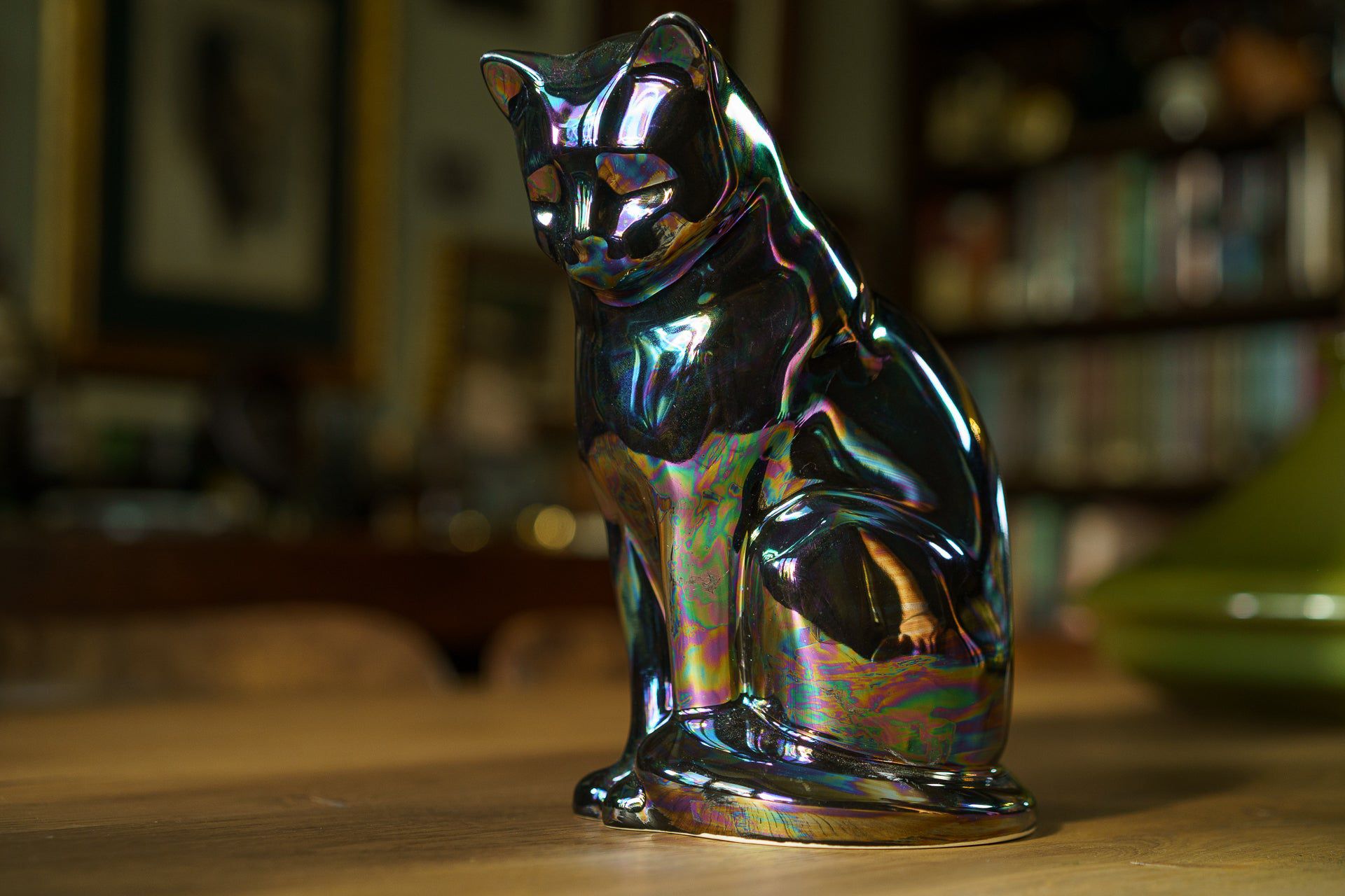 Sitting Cat Pet Urn for Ashes in Pearlescent White