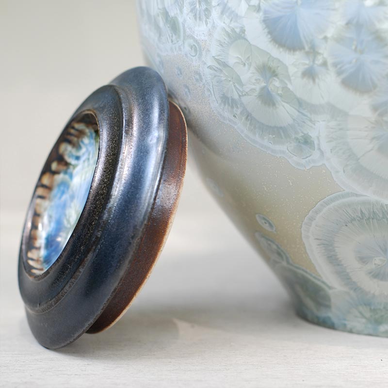 Berly Cremation Urn for Ashes Close Up Lid Off